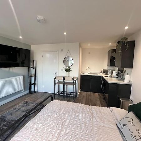 Abbotsbury 1 Bed Studio Opposite Uwe Free Parking Bristol Exterior photo